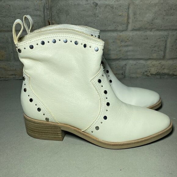 NWOB MSRP $150 Dolce Vita Tobin Studded Bootie Women's Size 7 - Picture 3 of 8